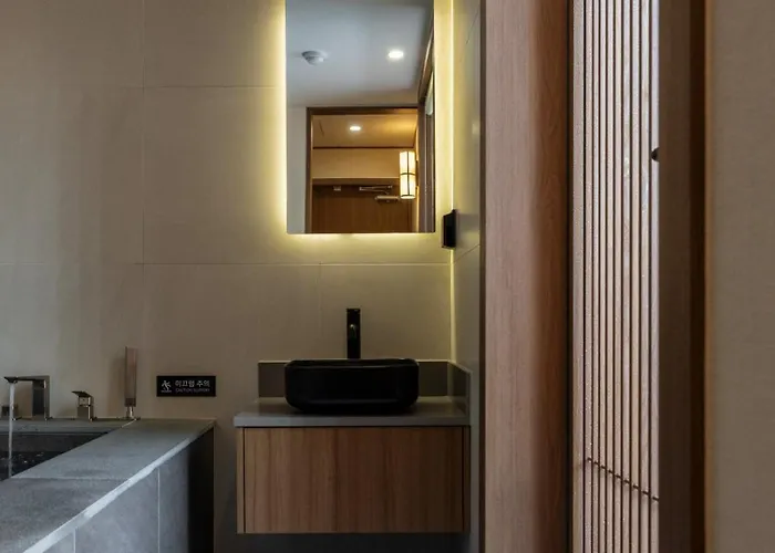 Passport Tokyo Sadang Hotel *